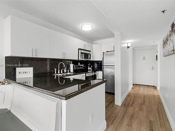 5th image of 1700 NW North River Dr APT 409