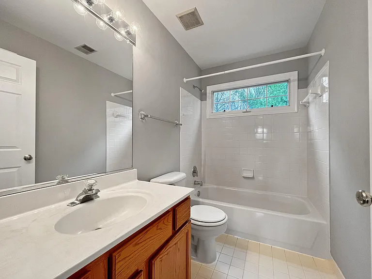 214 W Locust St — Photo 29