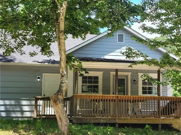 2 Fuller St, Eureka Springs, AR 72632