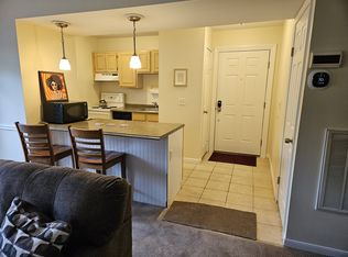 221 Old Pond Ln, Norwich, CT 06360