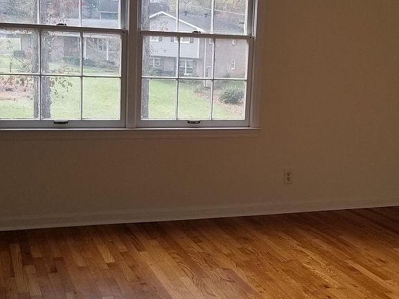 4th image of 2933 Haverford Ln SE