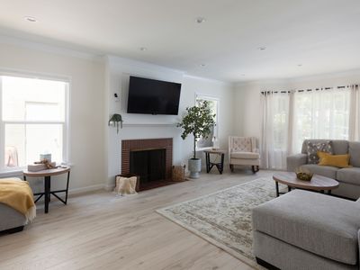 (Undisclosed Address), Glendale, CA, 91206