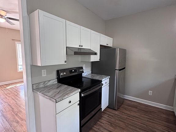 2nd image of 1105 Elwell Ave