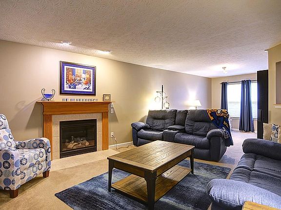 4th image of 4027 Meadowood Dr