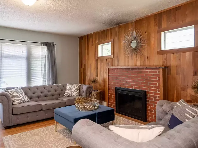 270 E 16th Ave — Photo 3