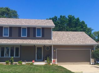 6705 Brookview Dr, Urbandale, IA 50322