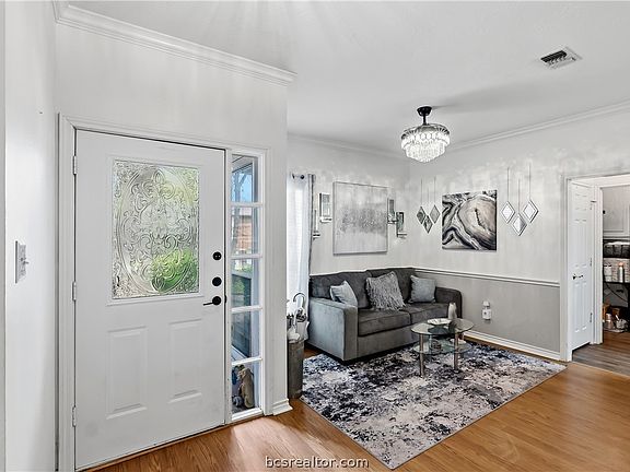 4th image of 6402 Windwood Dr