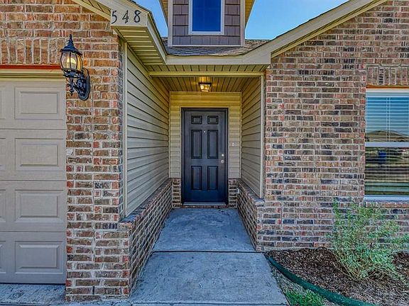 3rd image of 548 SE Fox Den Dr