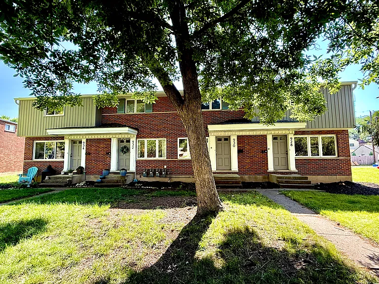 934 Woodhill Dr — Photo 1