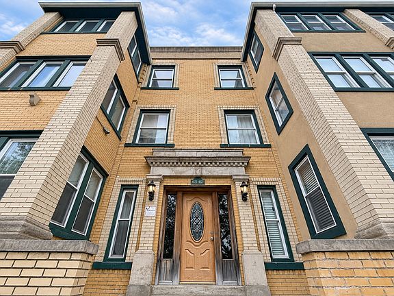 2nd image of 4825 S Prairie Ave APT 4