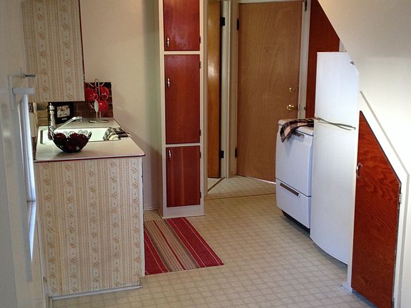 5th image of 116 Woodward Ave APT 4