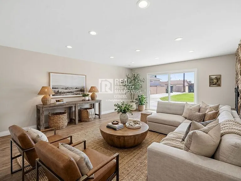 5082 Edinger Ave — Photo 12