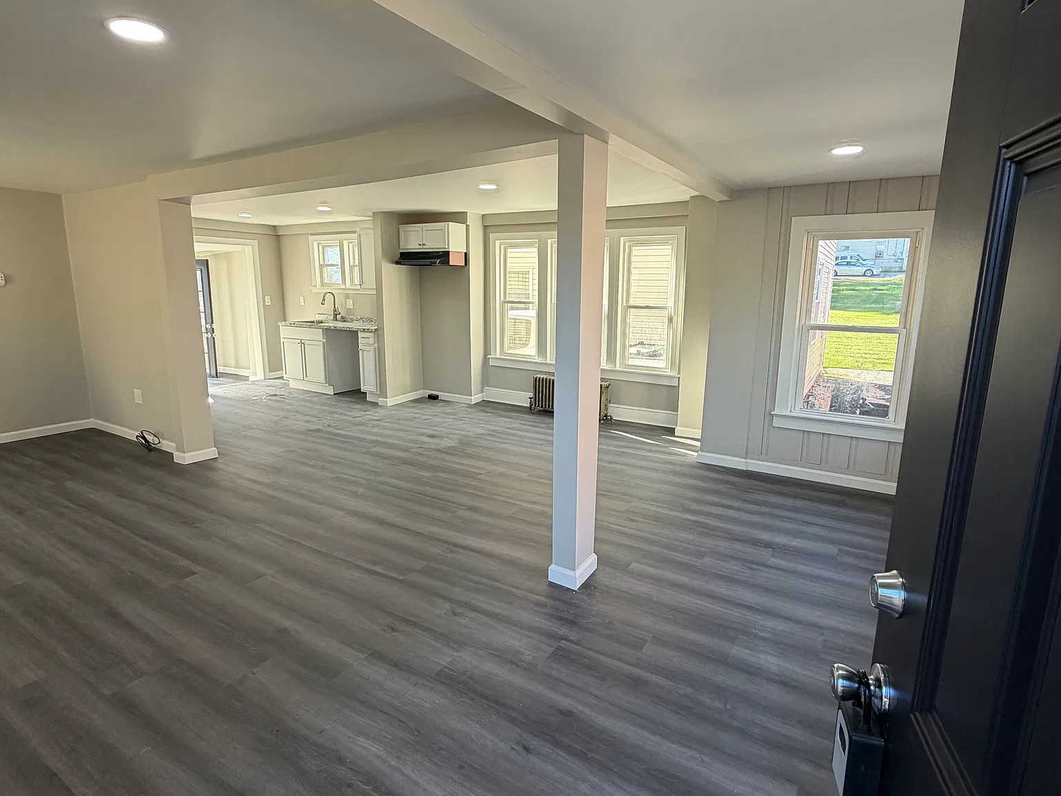 2 bed, 1050 sqft, $1,450 — Photo 2