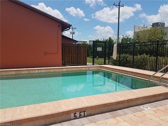 3rd image of 822 SW 47th Ter APT 112