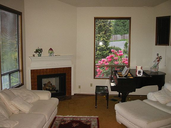 2nd image of 2207 135th Pl SE