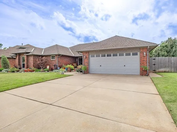 7005 N Waterwood Way, Warr Acres, OK 73132