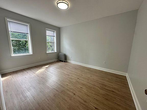 5th image of 19-25 Kensington Ave #305