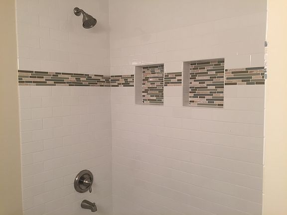 4th image of 820 Crestfield Ave
