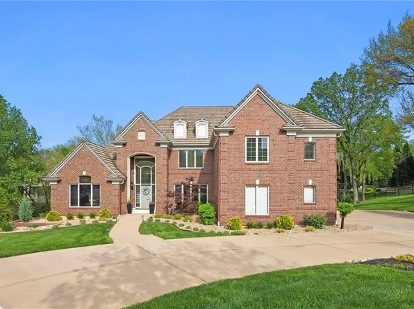 11305 Canterbury Ct, Leawood, KS 66211