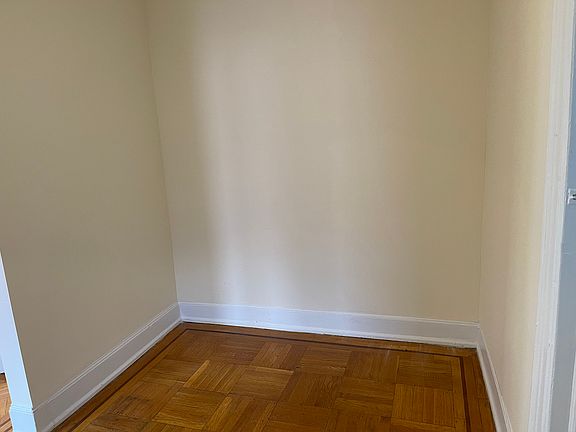 4th image of 30-58 14th St #2