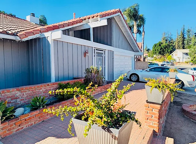 10317 Steven Pl — Photo 1