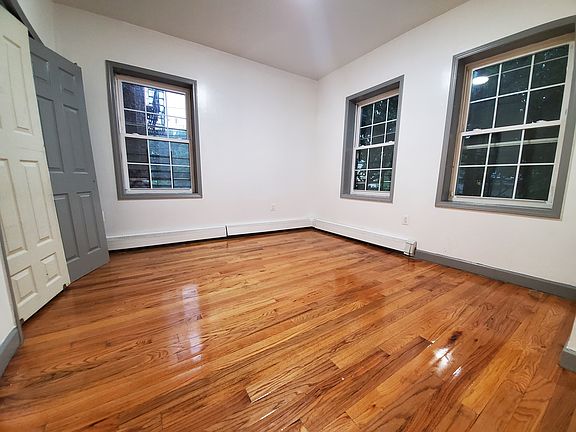 3rd image of 617 Bramhall Ave #37E