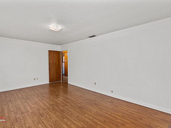4th image of 1211 Columbia Dr