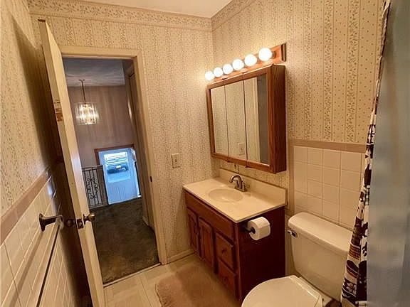 4th image of 27 Alpine Dr APT G