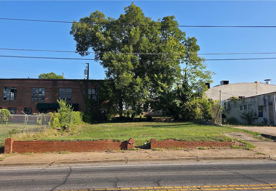 1st image of 210 W Market St