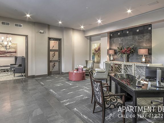 3rd image of 1319 Hermann Dr #2983
