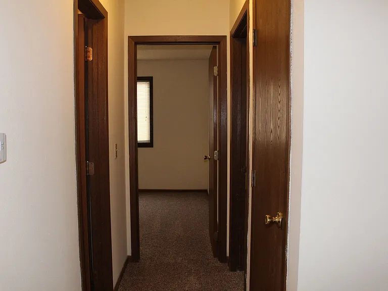 Windsor Crest Apartments — Photo 87