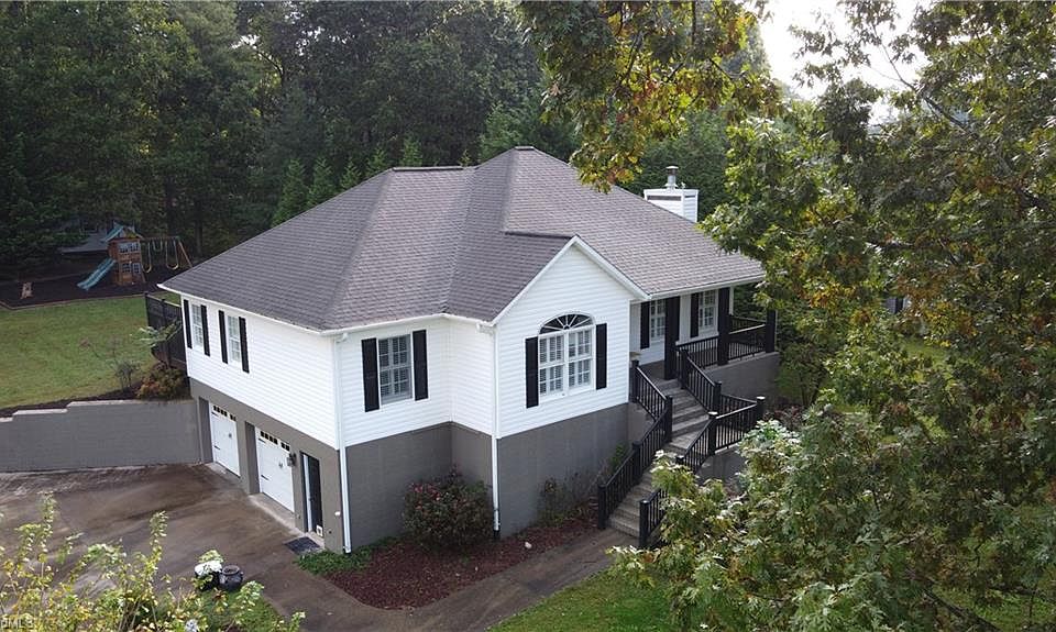 1st image of 317 Meadowland Dr