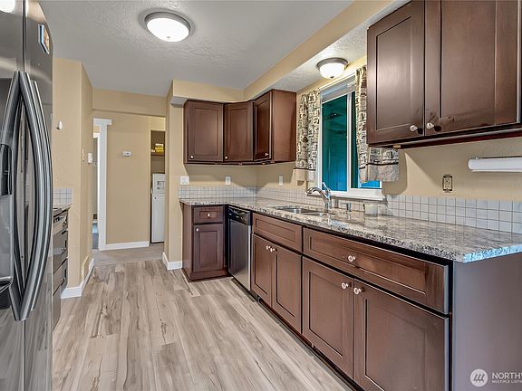 5th image of 9310 Pinedrop Drive SE