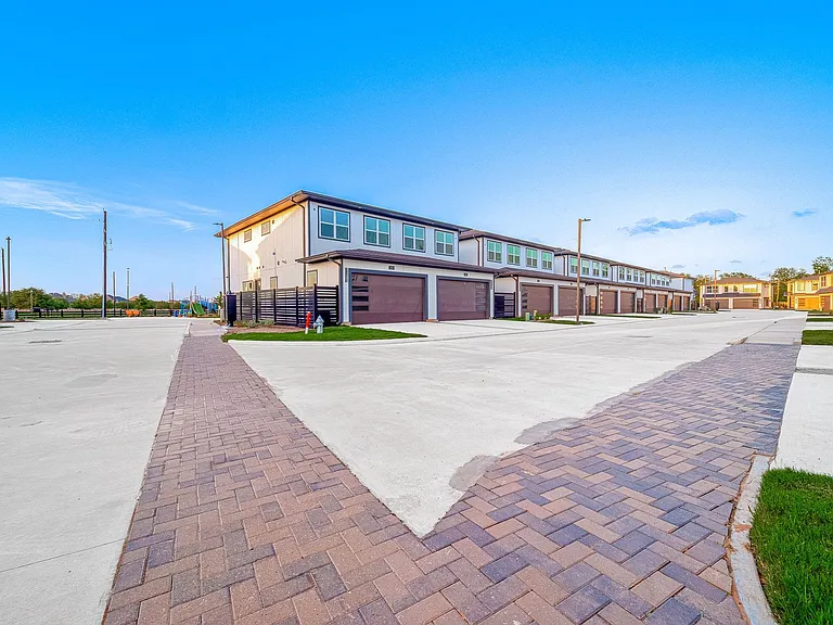 La Vista Richmond Town Homes — Photo 41
