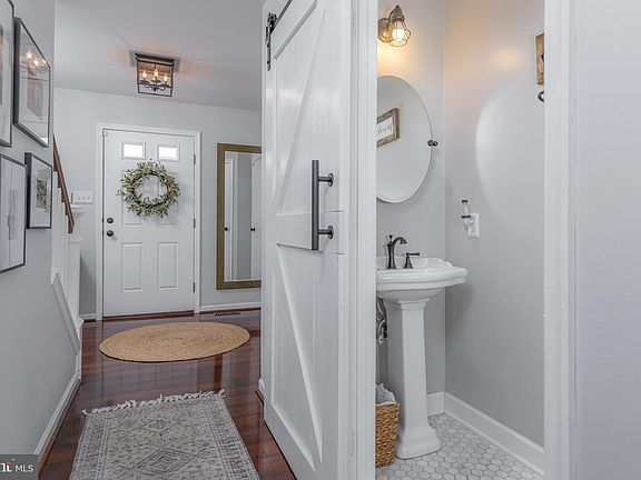 4th image of 124 Orlando Dr
