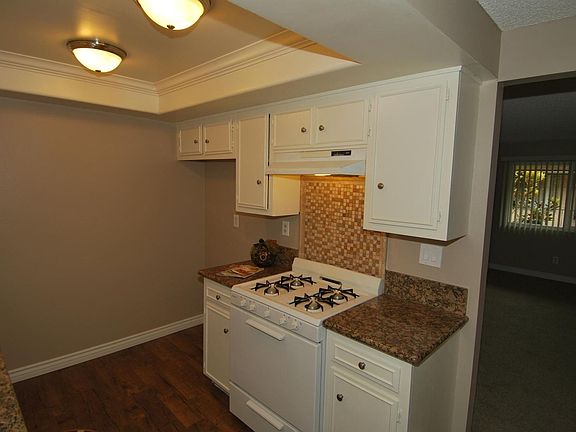 2nd image of 10437 La Reina Ave APT 201