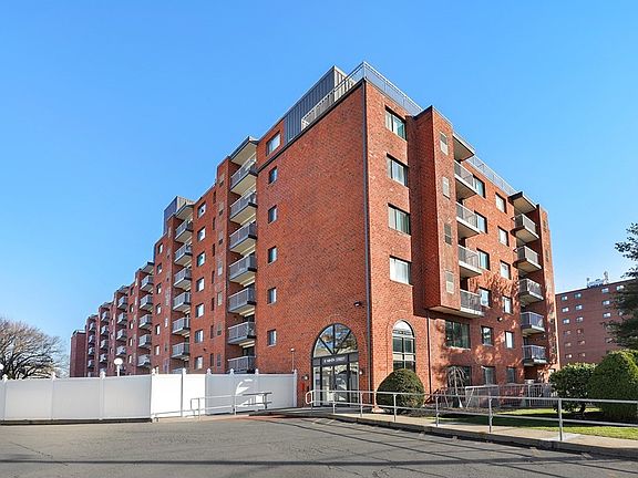 2nd image of 8 9th St APT 116