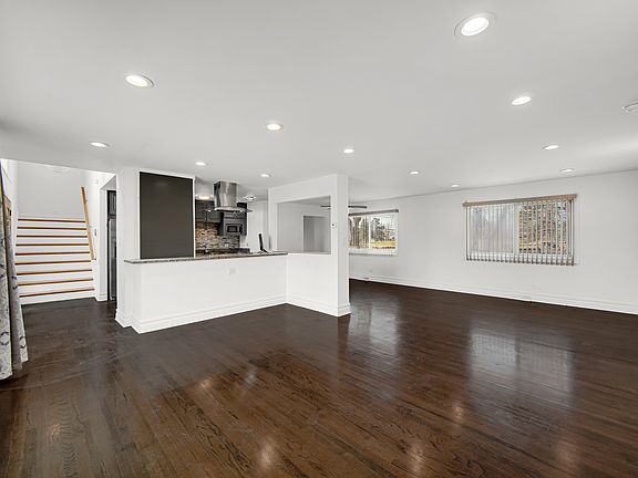 5th image of 18842 Morgan St