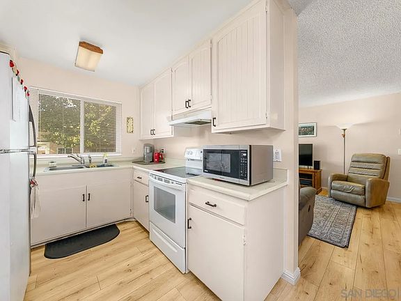 4th image of 4560 Maple Ave Unit 127