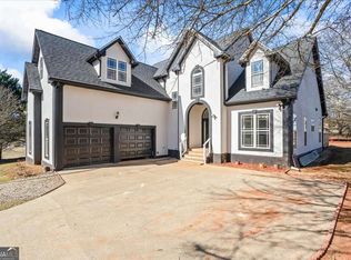 3955 Pucketts Rd, Snellville, GA