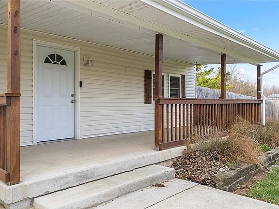 4th image of 885 Hook Rd