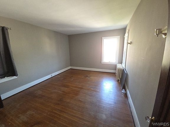 5th image of 269 Sterling Ave