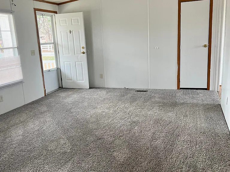 637 Colonial Dr — Photo 22