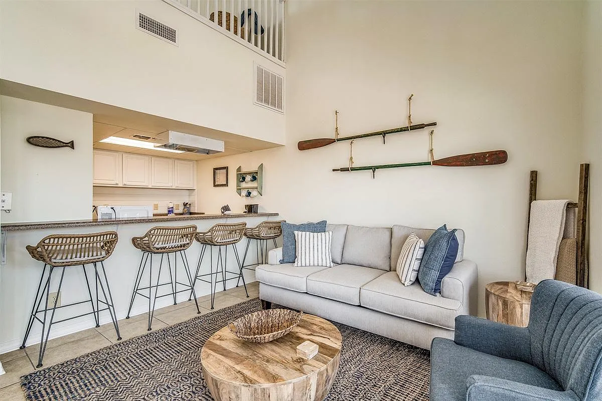 336 Fort Pickens Rd — Photo 1