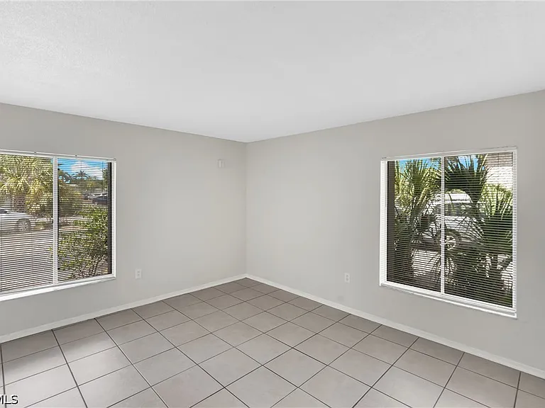 1830 Maravilla Ave #401 — Photo 12