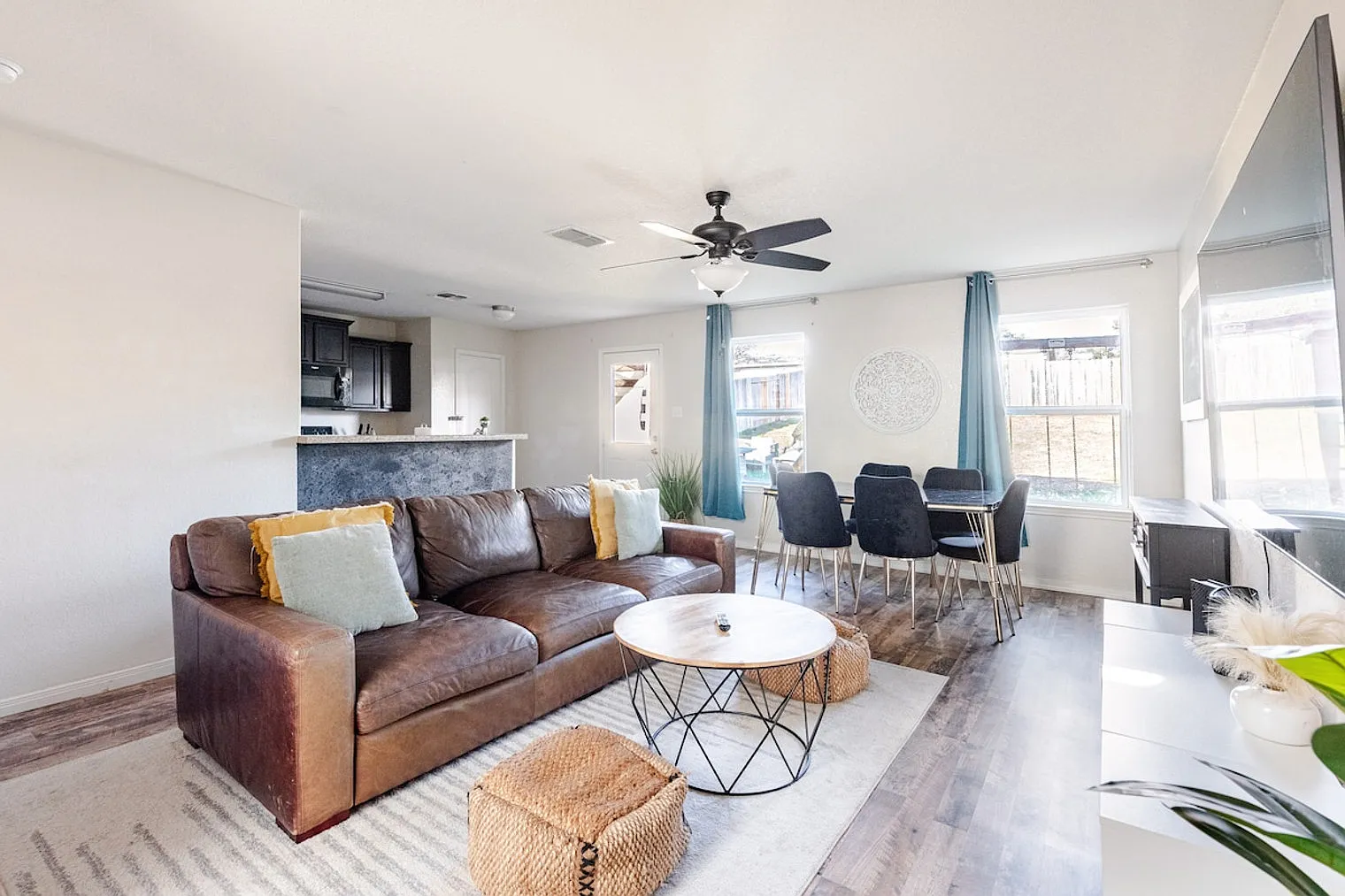 3 bed, 2.5 bath, $3,695 — Photo 4