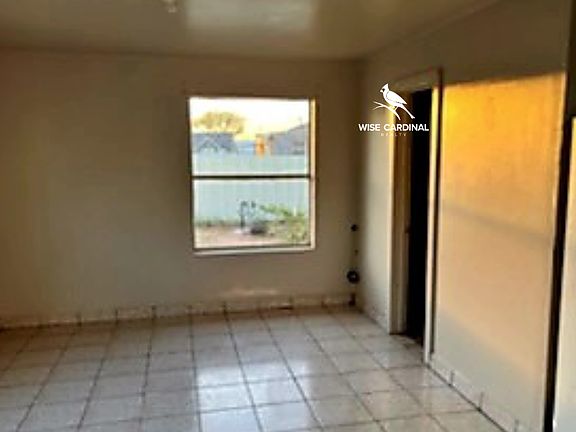 5th image of 1017 N Main Ave