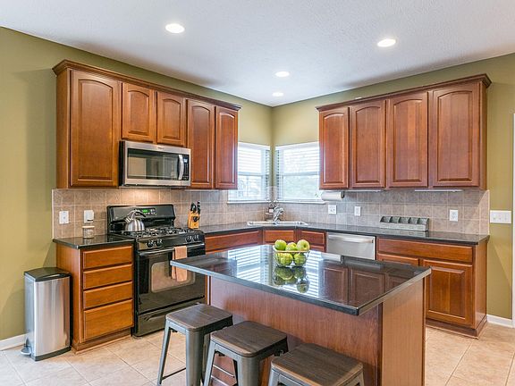 4th image of 3228 Vinton Park Pl