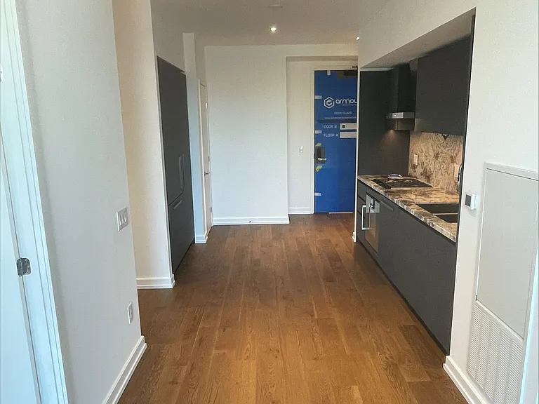 50 Scollard St #504 — Photo 2