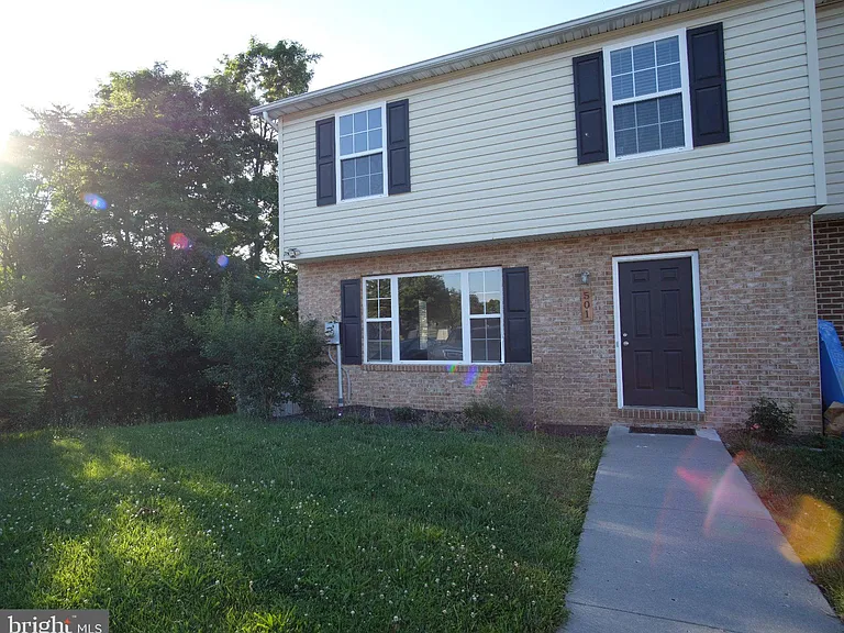501 Emily Ln — Photo 1